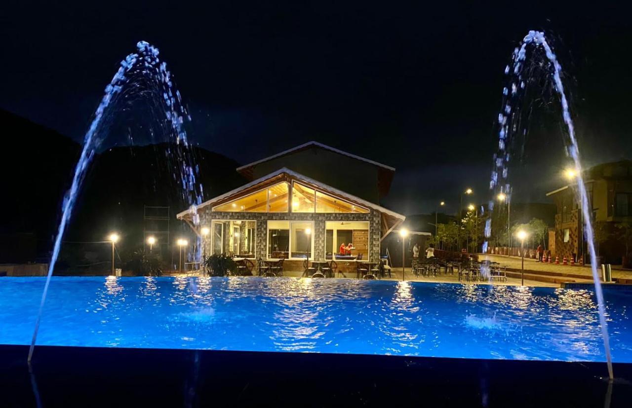Mastiff Grand La Villae Lonavla Exterior foto