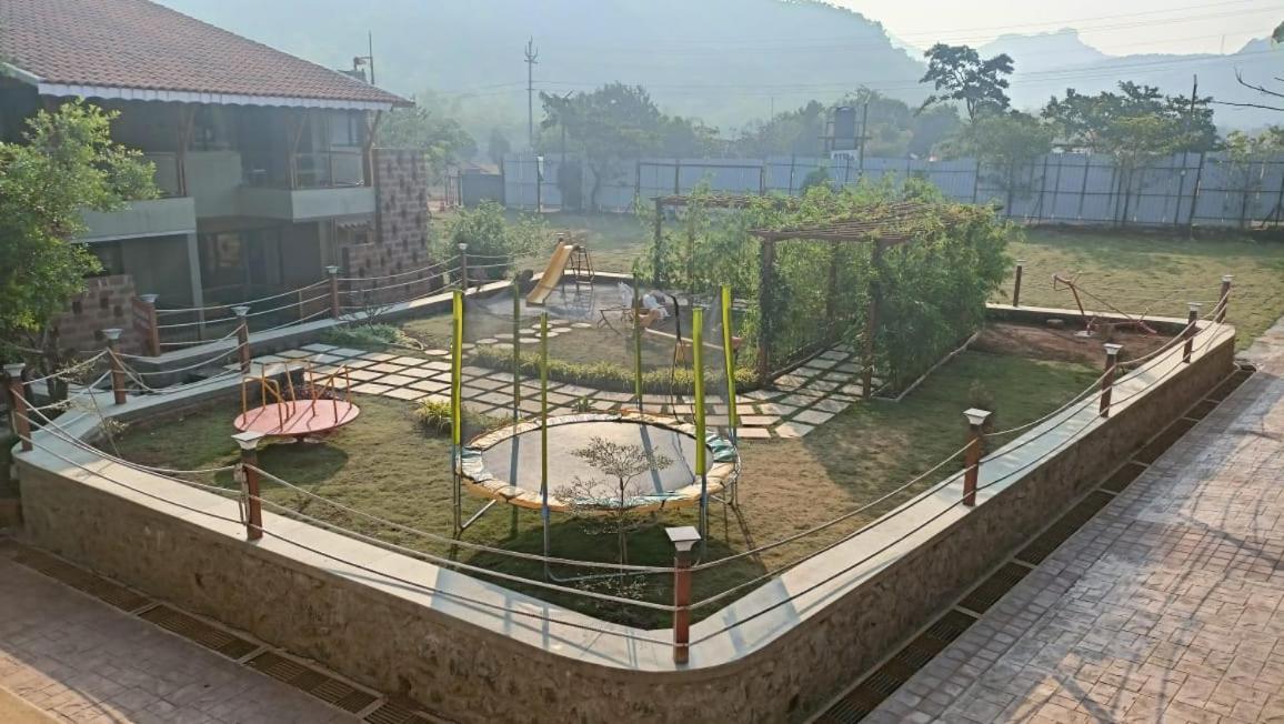 Mastiff Grand La Villae Lonavla Exterior foto