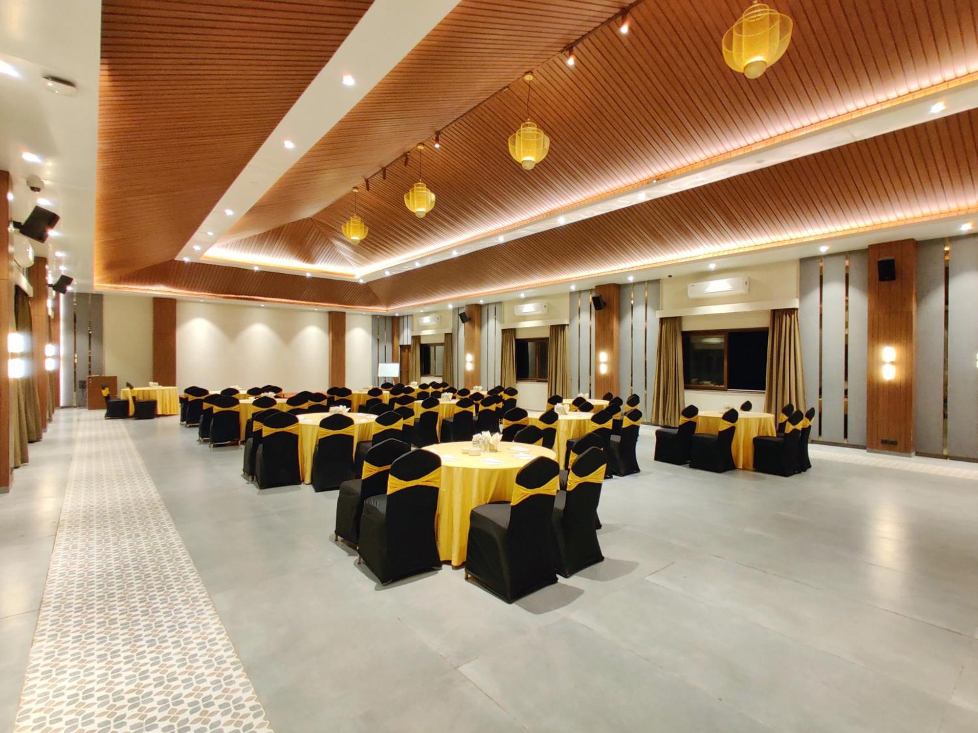Mastiff Grand La Villae Lonavla Exterior foto