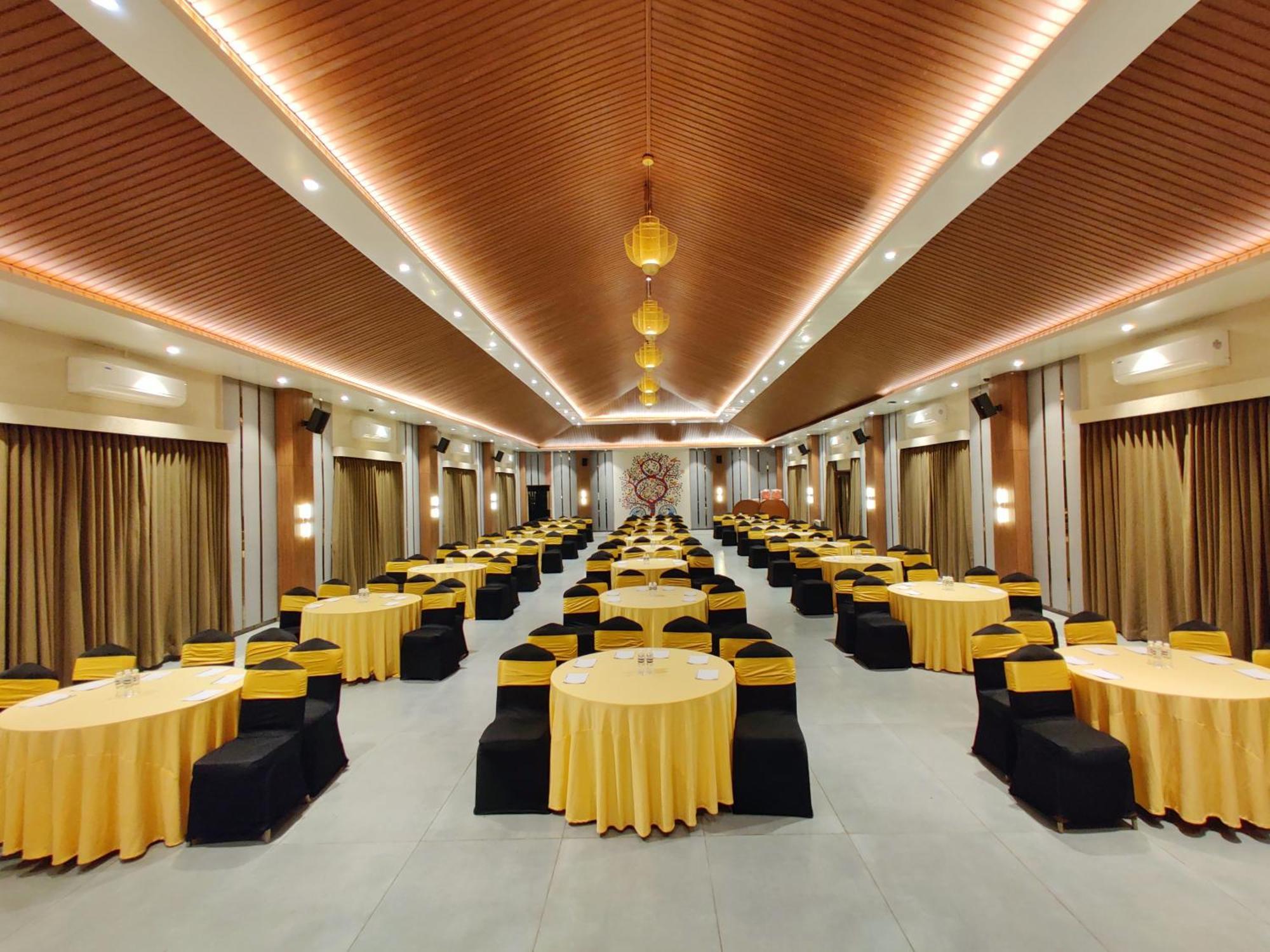 Mastiff Grand La Villae Lonavla Exterior foto