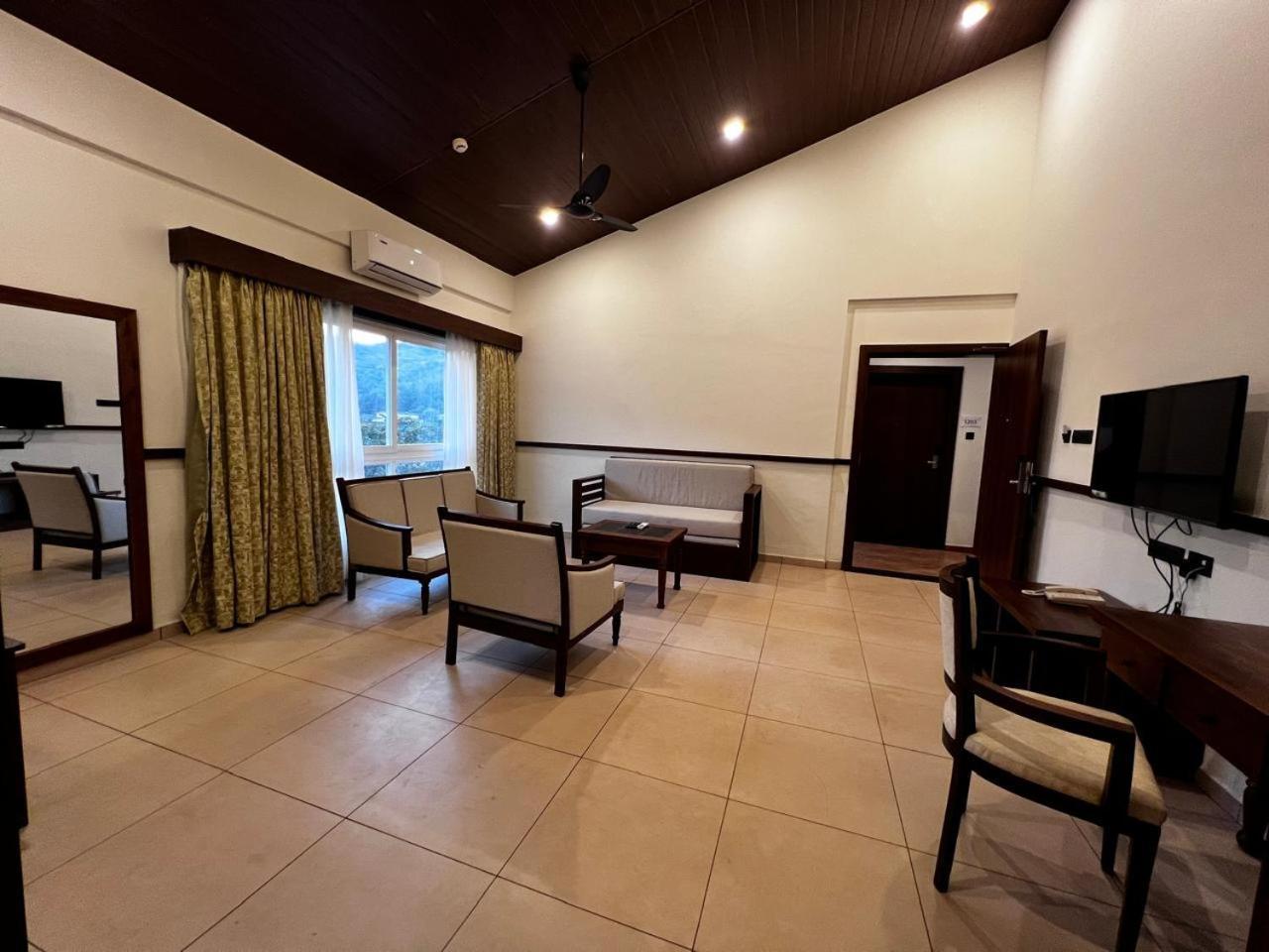 Mastiff Grand La Villae Lonavla Exterior foto